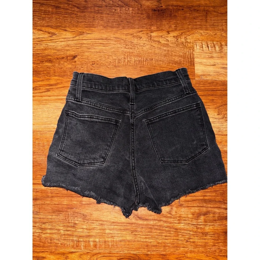 Madewell High-Rise Button-Fly Denim Shorts Washed Black Raw Hem Size 24 RN77388